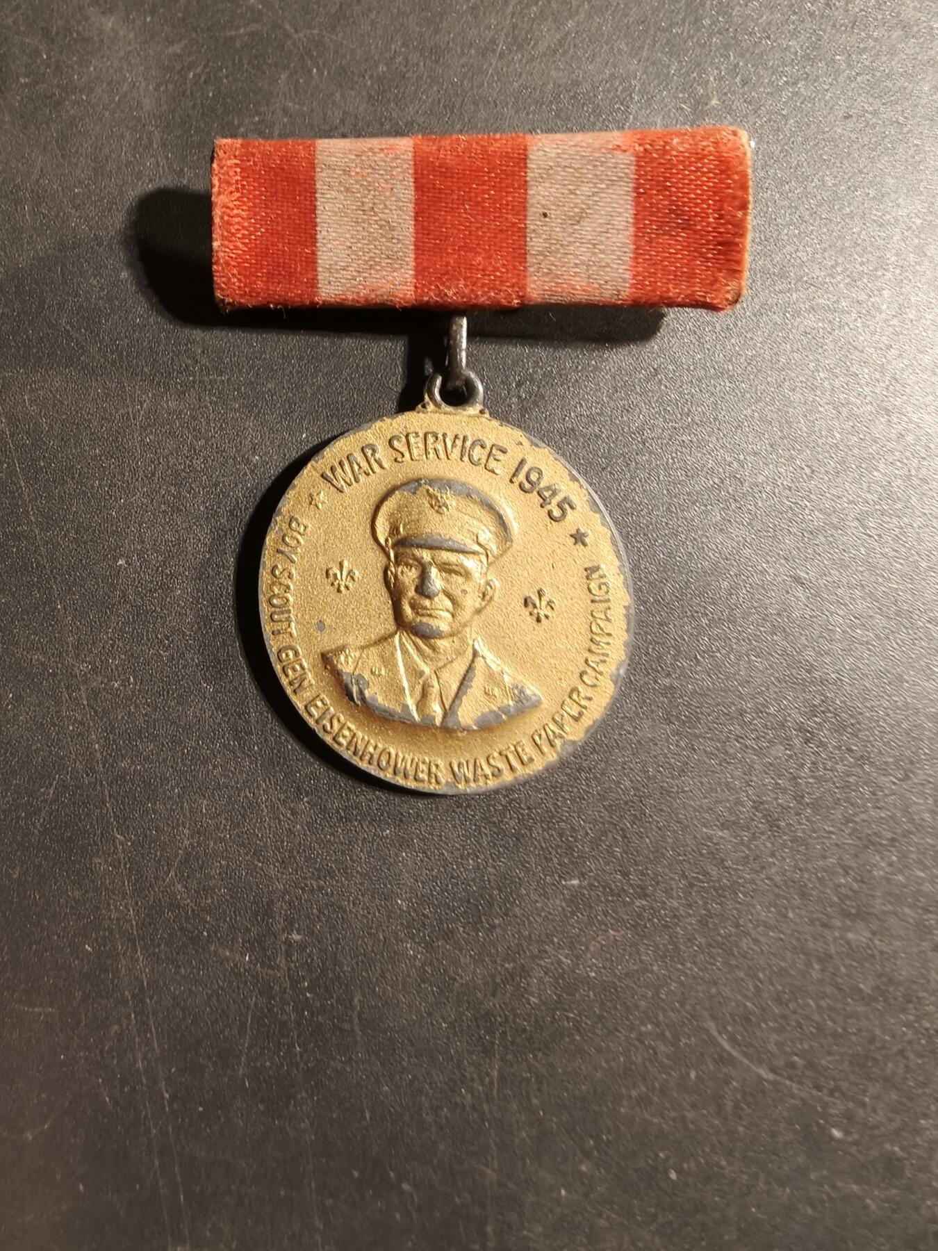 老王徽章第169期 美国1945年艾森豪威尔将军童子军废纸回收运动战争服务奖章
