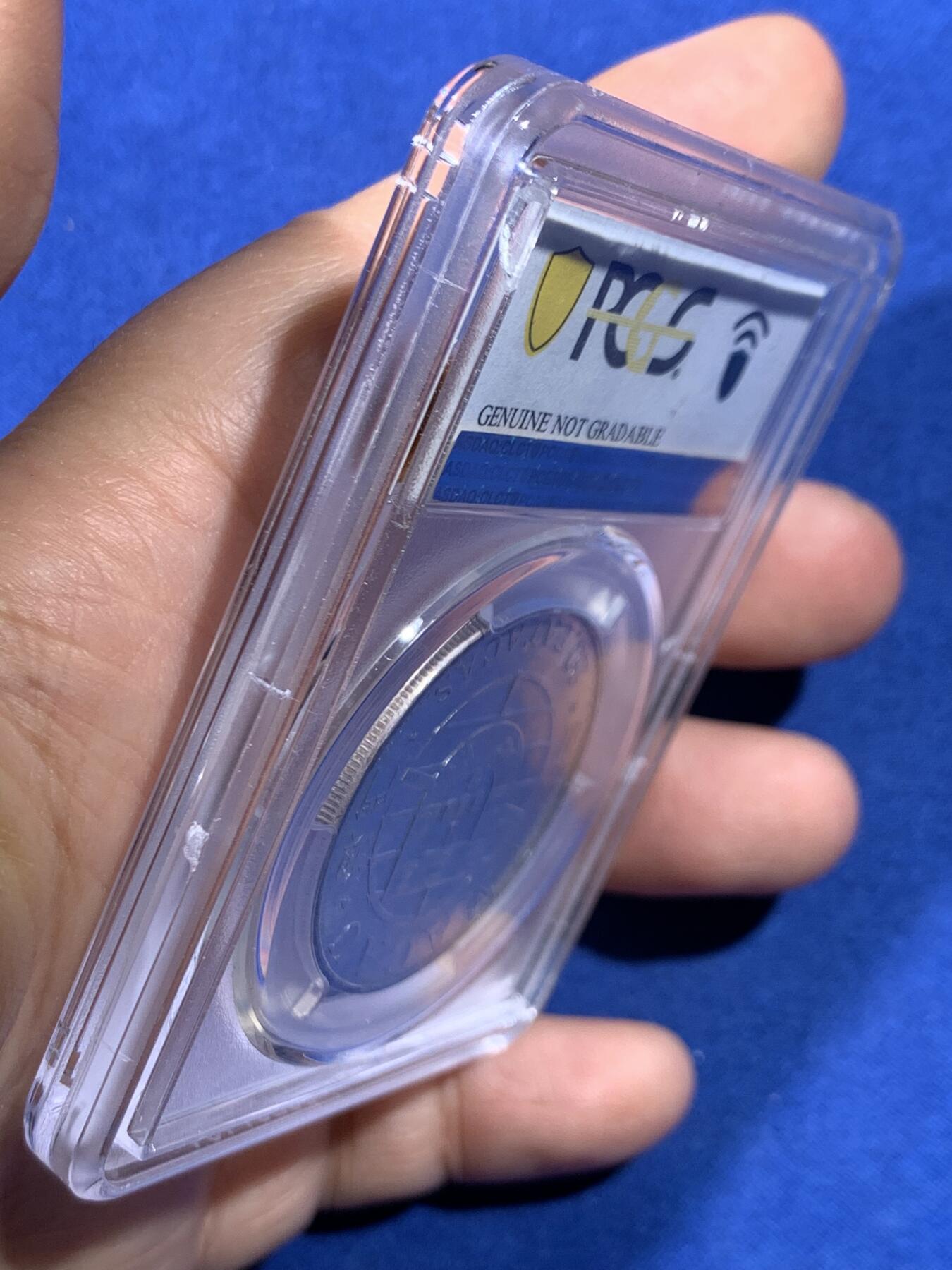 《竞宝斋》第447场 周日，周一，2场连拍 （全场包邮） PCGS UNCD 澳门1974年跨海大桥20元银币，有些严评了