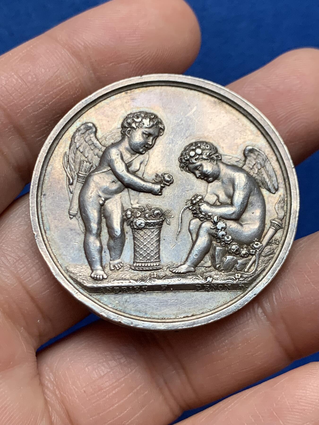 《竞宝斋》第447场 周日，周一，2场连拍 （全场包邮） 法国拿破仑一世时期 名家Brenet作 法国双天使婚礼银章 原铸 33克 40.2mm 周圈刻字 背面花体字漂亮