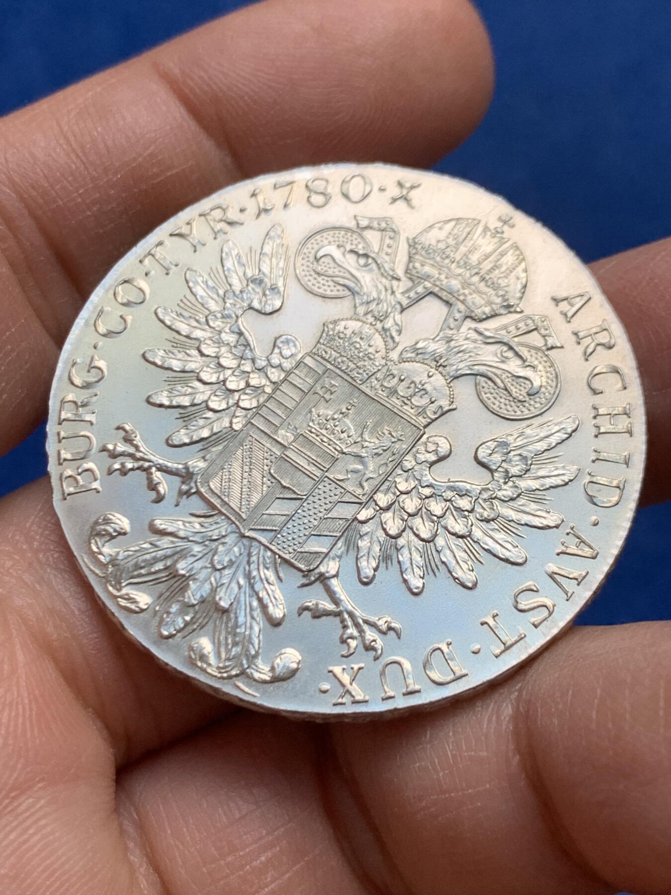 《竞宝斋》第447场 周日，周一，2场连拍 （全场包邮） 1780年奥匈帝国特蕾西亚大奶妈1泰勒银币 后铸版（28.3克 41mm 833银）