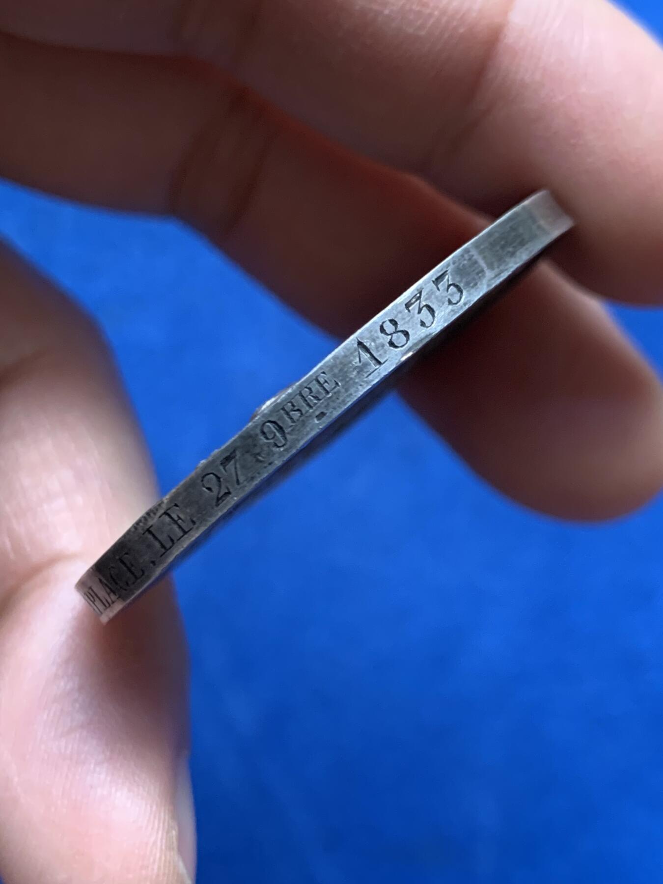 《竞宝斋》第447场 周日，周一，2场连拍 （全场包邮） 法国1833年婚礼银章 神灯边铭 32.2克 41.1mm 不多见的品种