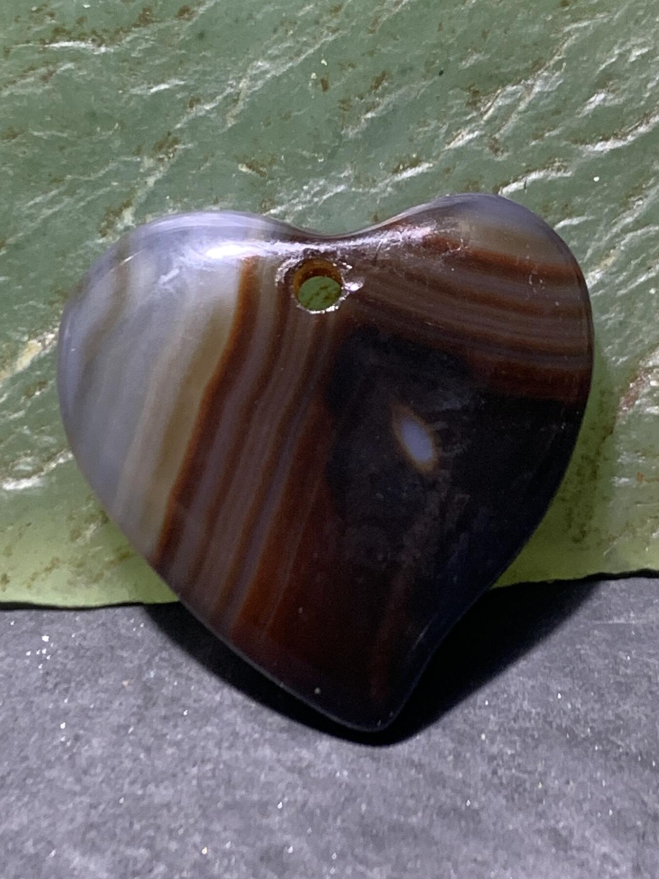 高玉化巴西玛瑙爱心形通货吊坠！