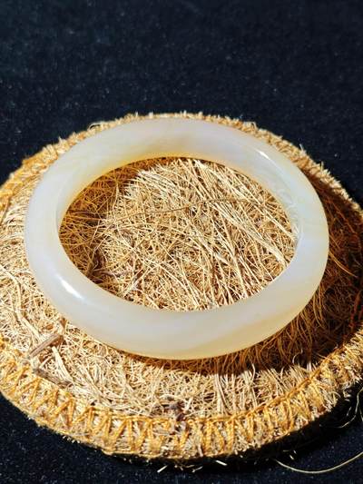 93期回流戒指饰品杂件纪念章丝路钱币专场 - 玛瑙手镯