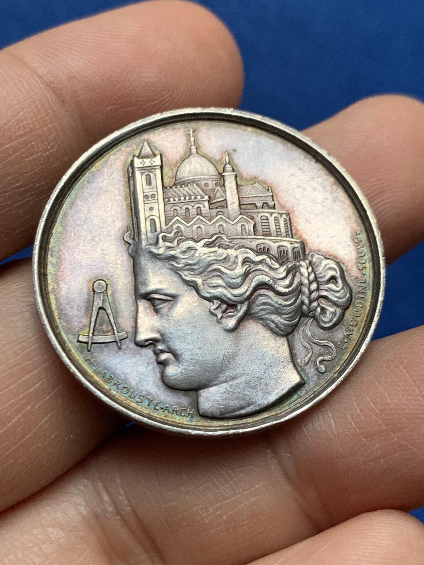 《竞宝斋》第447场 周日，周一，2场连拍 （全场包邮） 法兰西建筑师中央协会银代币 蜜蜂银标 12.3克 33.1mm