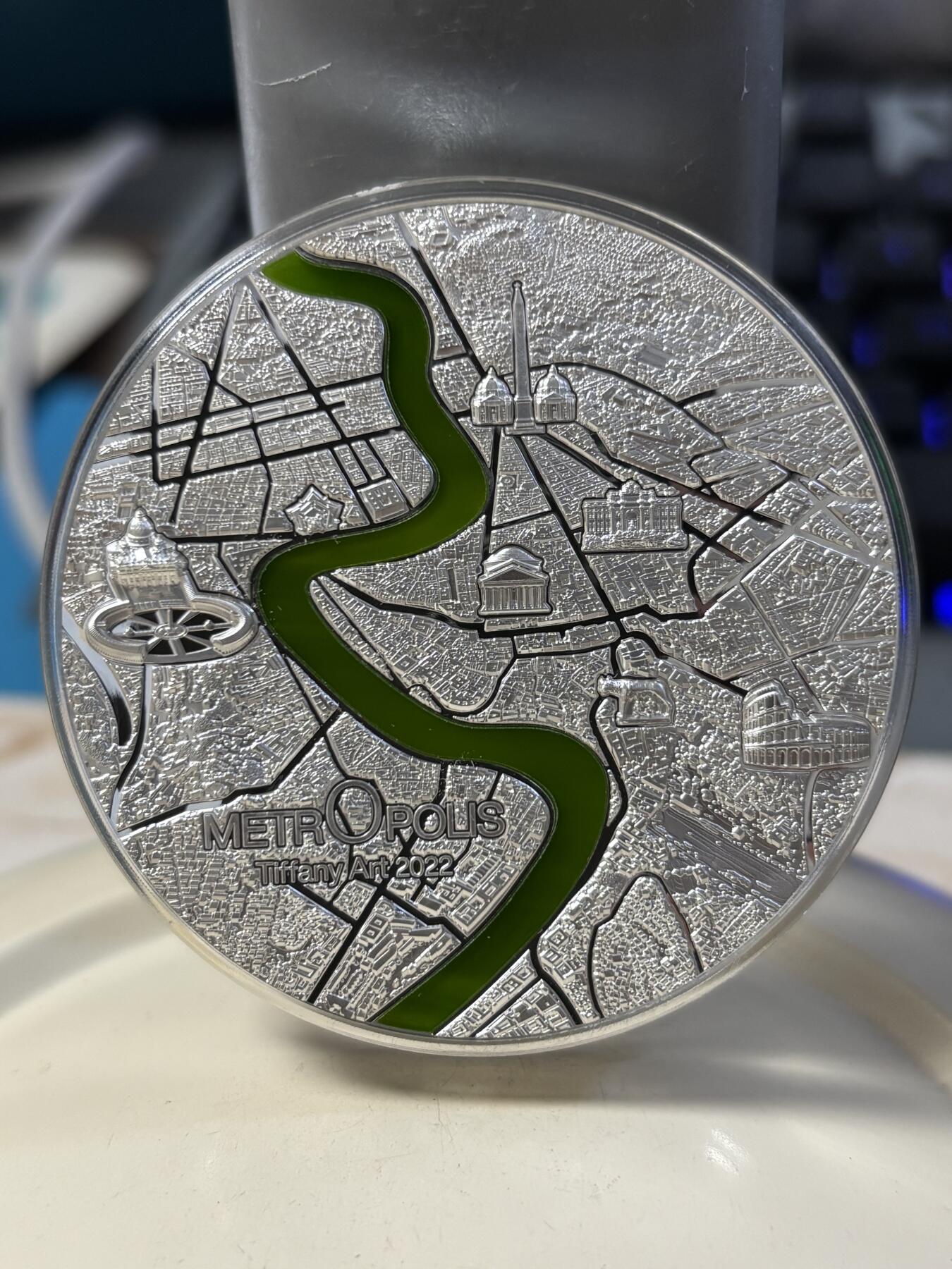 第186期拍卖 帕劳2022年蒂凡尼系列罗马街景3盎司镶嵌玻璃纪念银币，3盎司，999银，发行999枚，