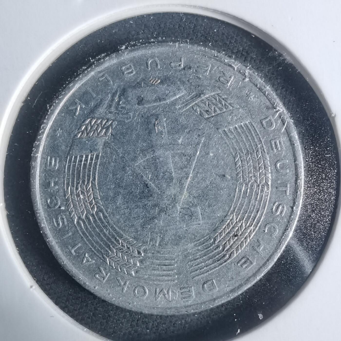 沼泽如烟--第931场 东德1971年50芬尼