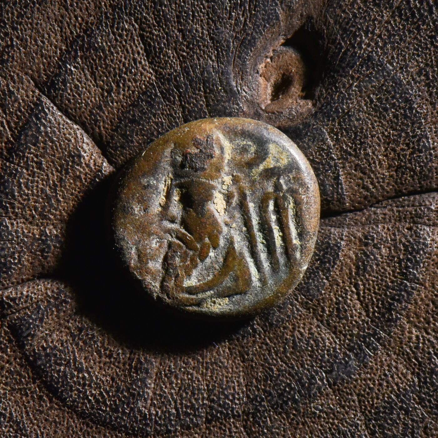 【良泉】【元旦直播场】1月1日晚19.30点开拍！208组西方古代钱币、日本朝鲜花钱  公元1-2世纪【埃兰】奥罗德斯二世“持弓版”铜币，3.38克