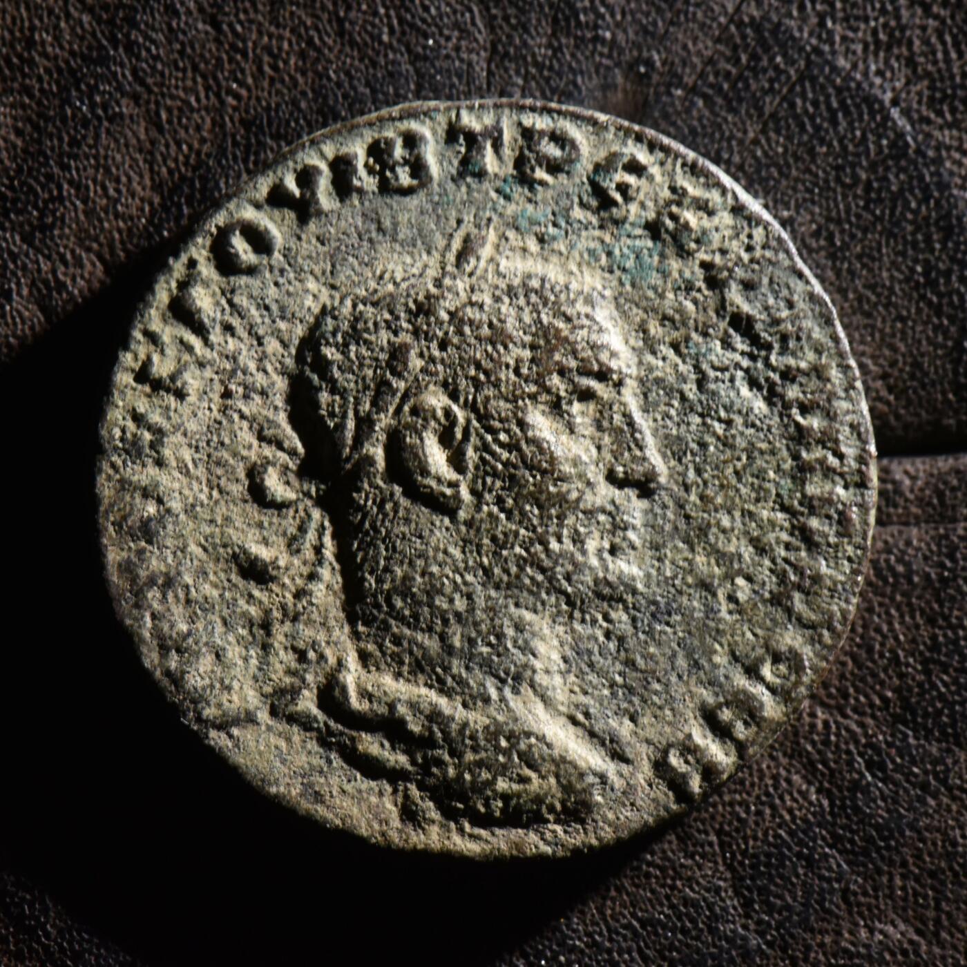 【良泉】【元旦直播场】1月1日晚19.30点开拍！208组西方古代钱币、日本朝鲜花钱 15.57克，古罗马帝国，叙利亚行省，加卢斯，251年-253年安条克城打制，八埃萨雷斯大铜币