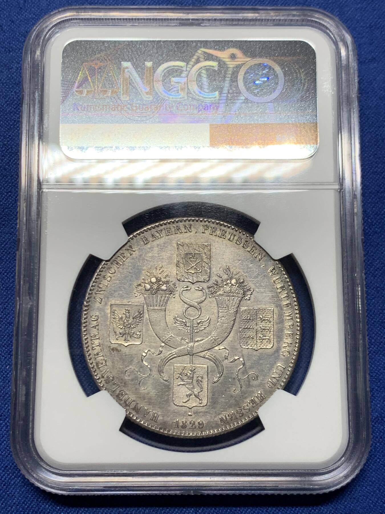 《竞宝斋》第447场 周日，周一，2场连拍 （全场包邮） NGC UNC 德国1829年巴伐利亚商贸条约历史泰勒大银币 正面转光明显 背面包浆也挺自然 可惜给了背面清洁 性价比之选