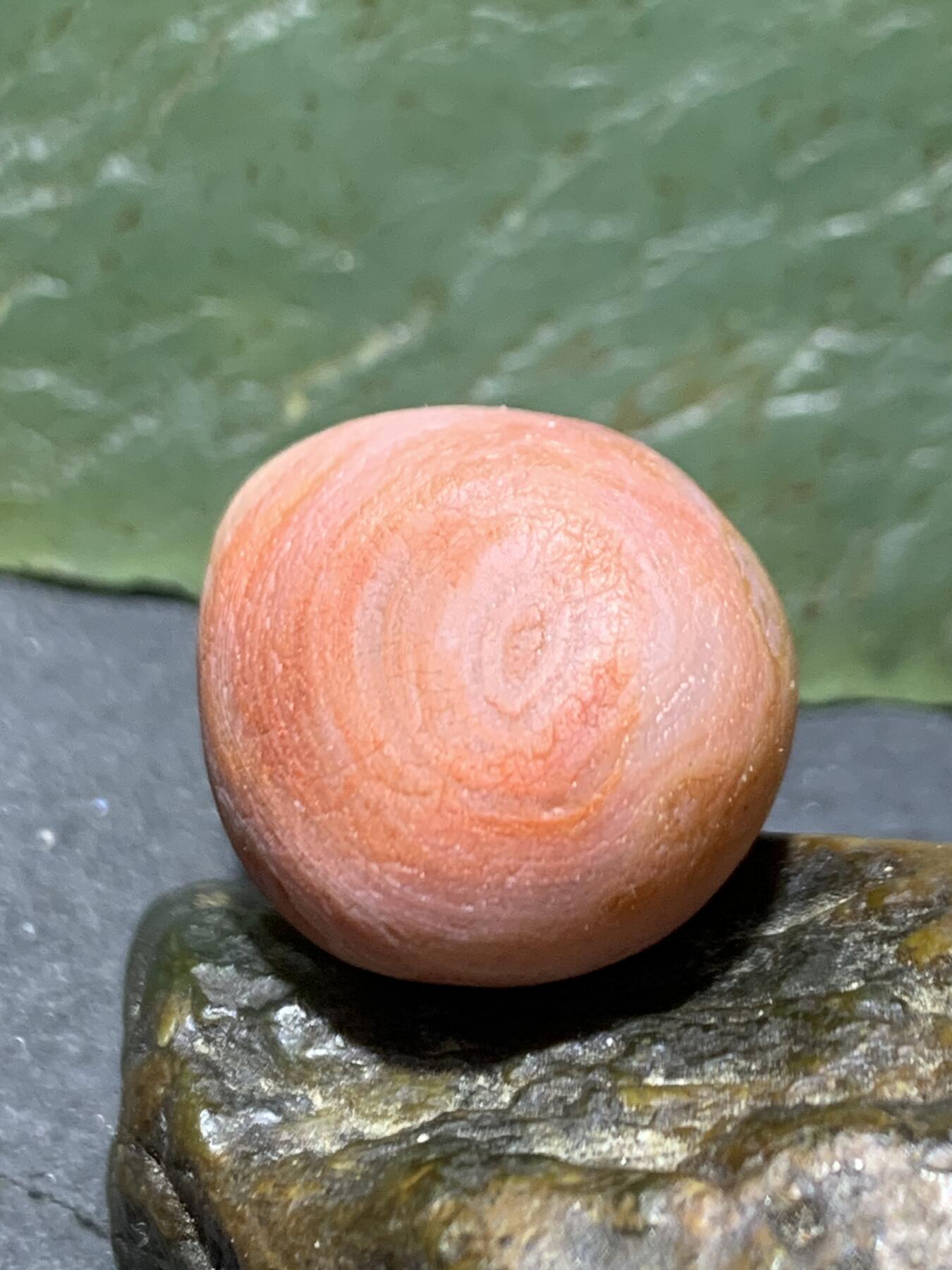 精美水冲籽川料天眼纹南红玛瑙原石一颗，