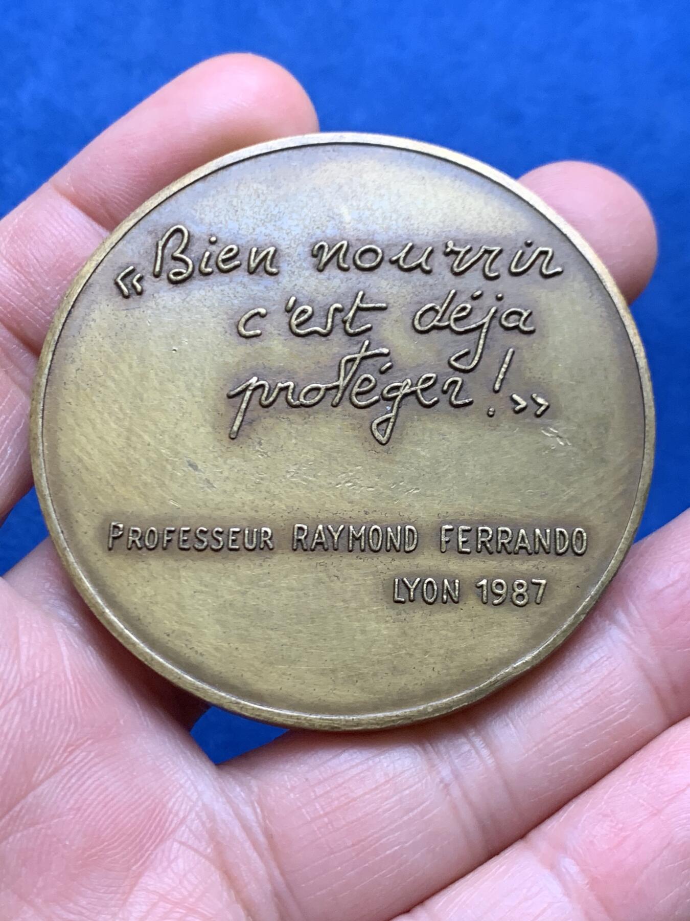 《竞宝斋》第447场 周日，周一，2场连拍 （全场包邮） 法国著名医学教授大铜章 直径57mm 重量84.1g 铜标边铭