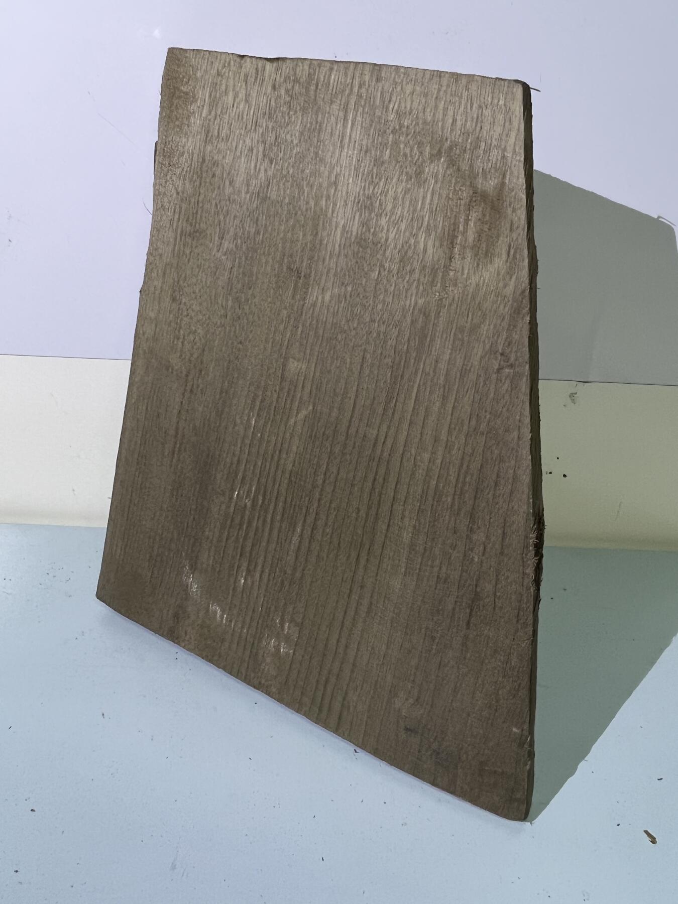 零元拍：B1-3 金丝楠 牌子料  带皮 满金丝 果香满满 尺寸：29/24/17.5/4.6/1CM。