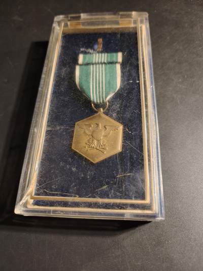 老王徽章第169期 - 美国陆军军事功绩奖章    原盒带略