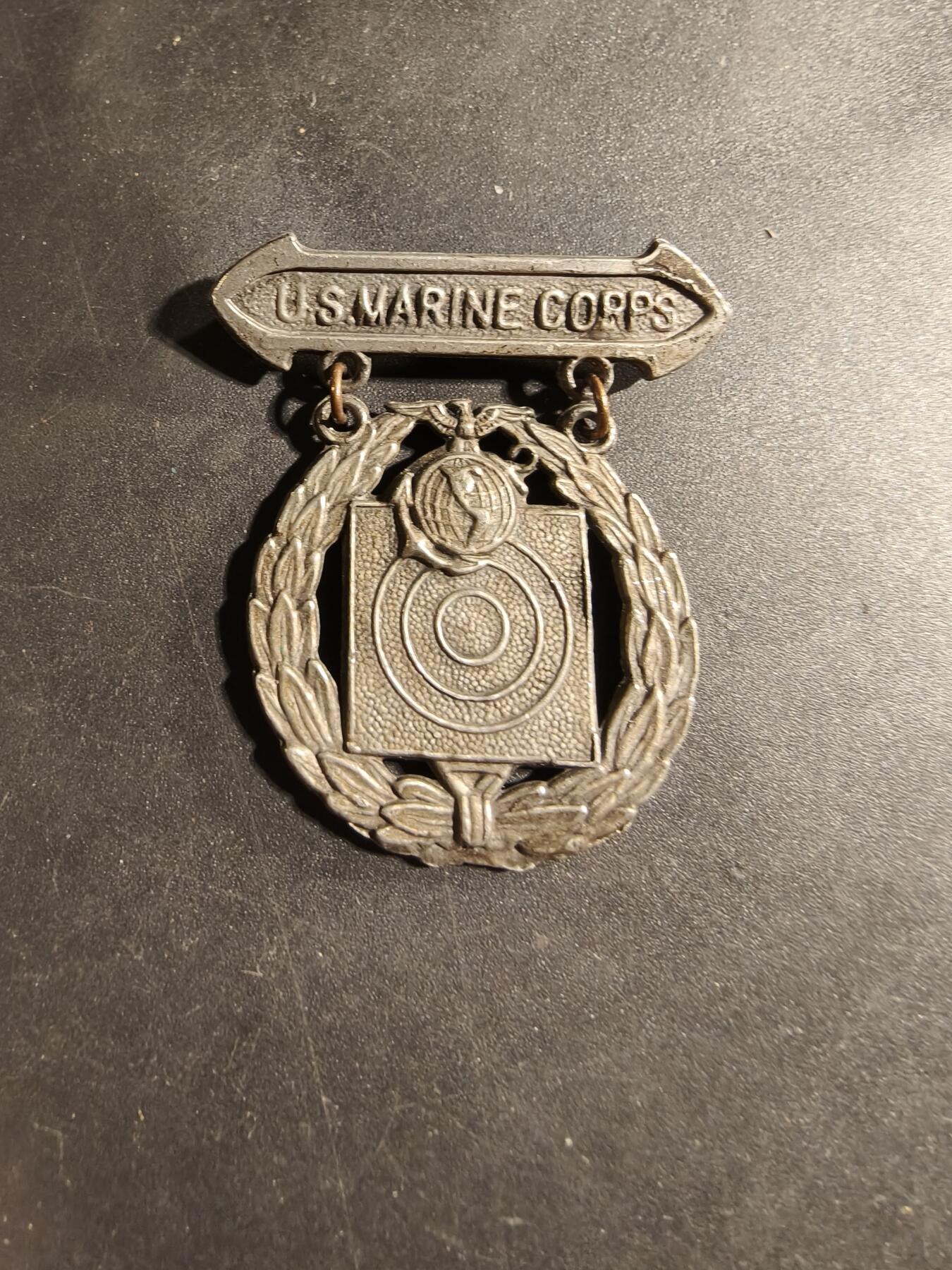 老王徽章第169期 美国海军陆战队神射手技能章     二战时期横针版