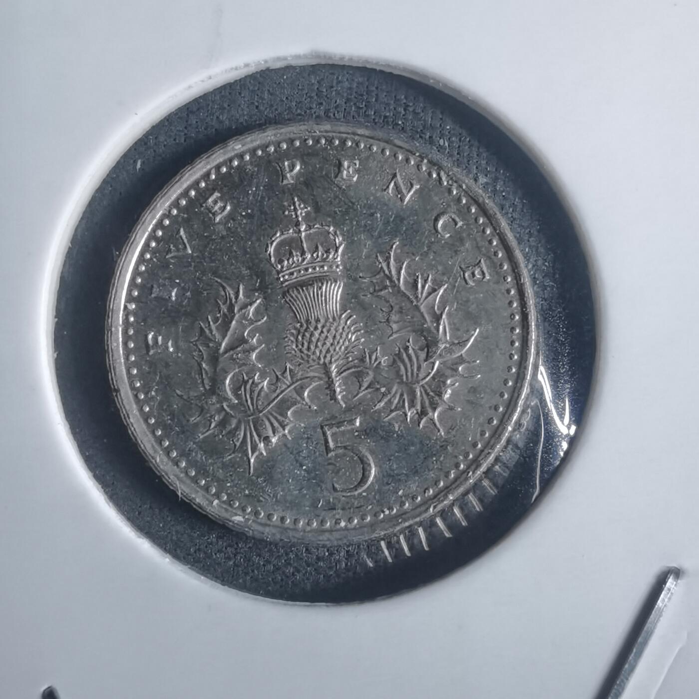 沼泽如烟--第932场 英国2002年5便士