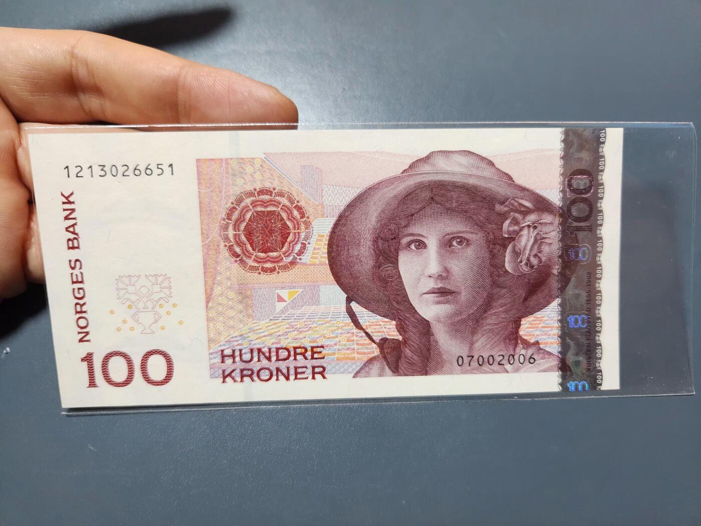 12月13号晚上8点 外国纸币自动截拍第72场 挪威2006年100克朗 音乐家弗拉斯达德 新品