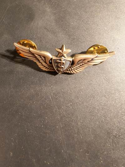 老王徽章第169期 - 美国空军军医中级技能章    925银    2英寸