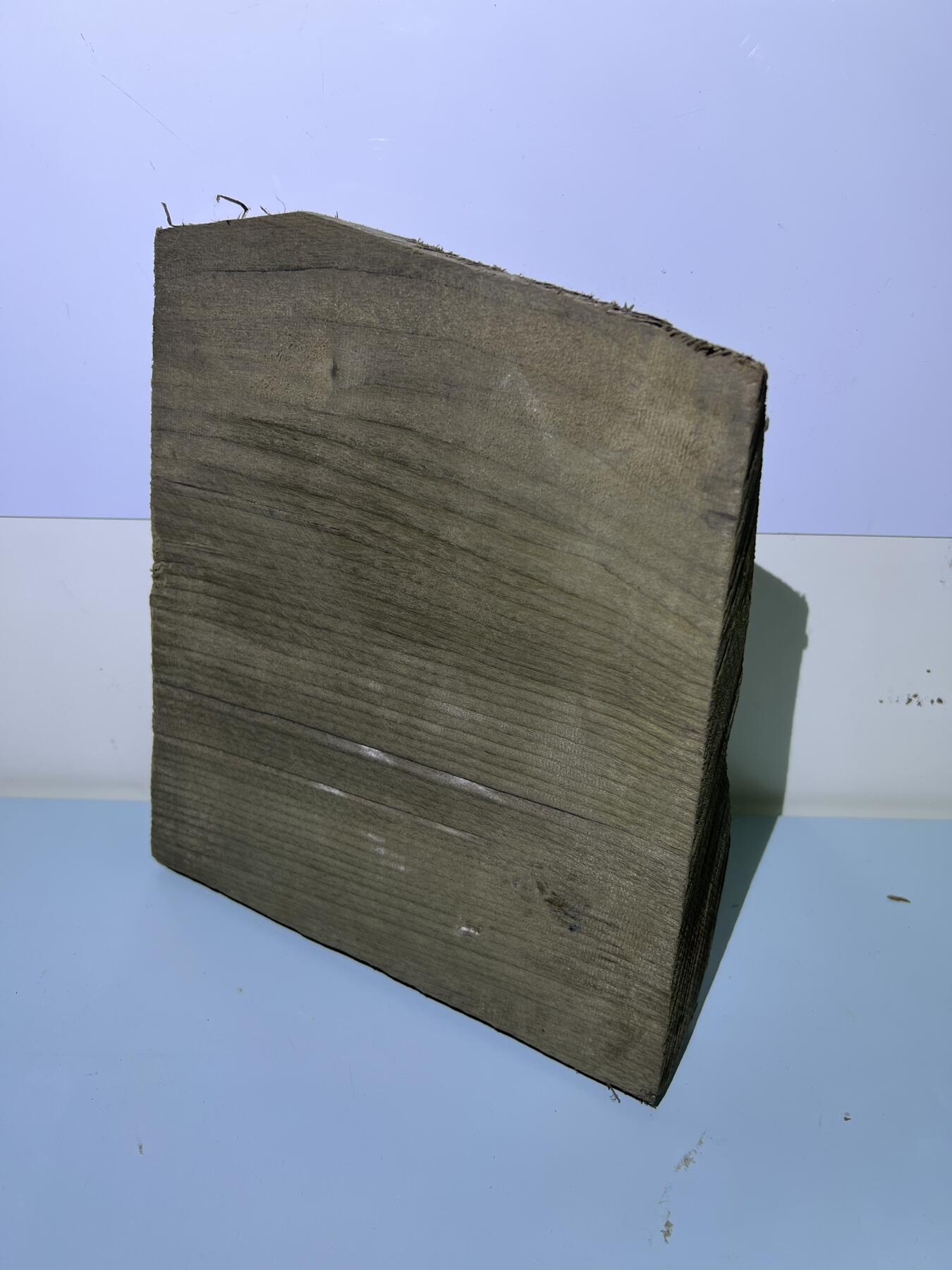 零元拍：B1 金丝楠 牌子料  带皮 满金丝 果香满满 尺寸：22/19.5/4.9/1.8CM。