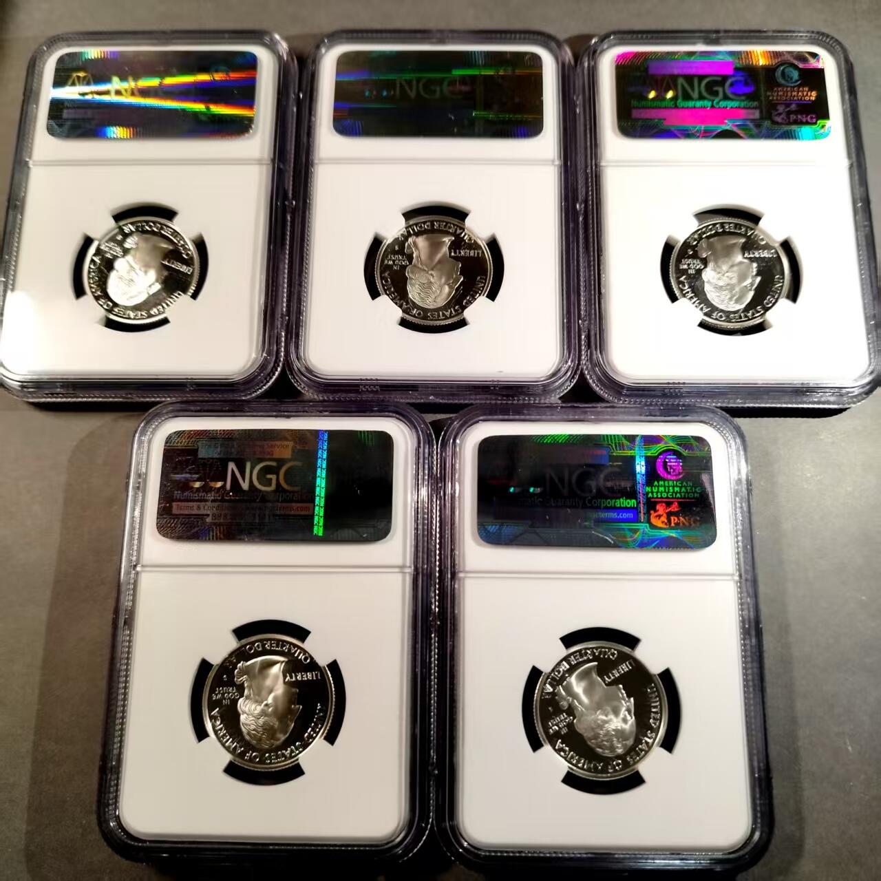 长老汇蛇年精选第八十一场拍卖 美国2006年州币系列5枚，精制纪念银币   全部都是NGC PF 69 UC ，非常精美的一组。含总统山，万马奔腾等高颜值币。内华达州，南达科他州，北达科他州，科罗拉多州，内布拉斯加州