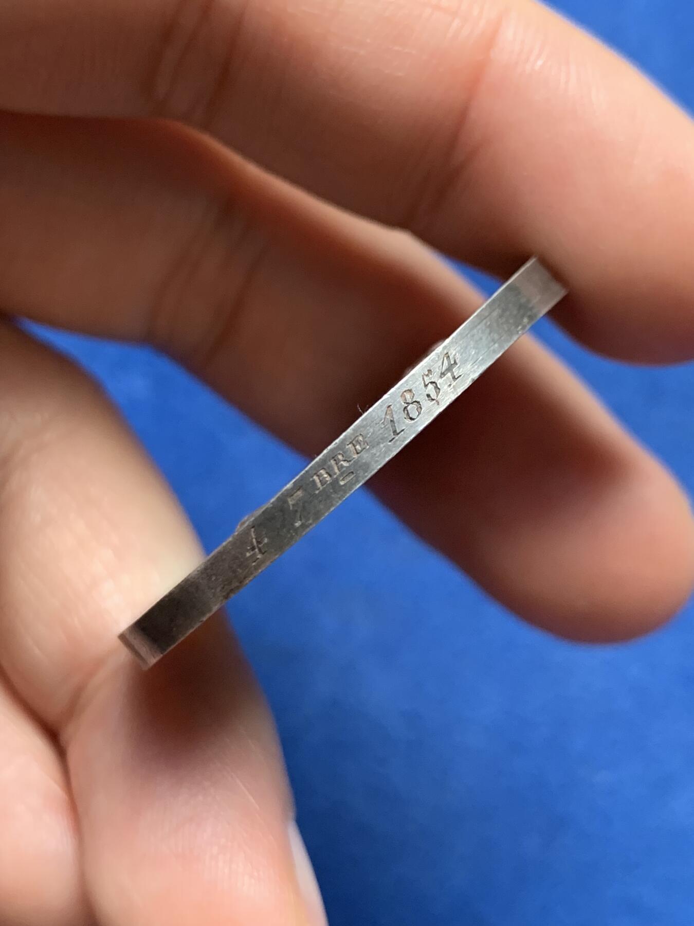 《竞宝斋》第447场 周日，周一，2场连拍 （全场包邮） 法国结婚纪念银章 22.25克 36.4mm 1854 手指银标 背面花体字好看