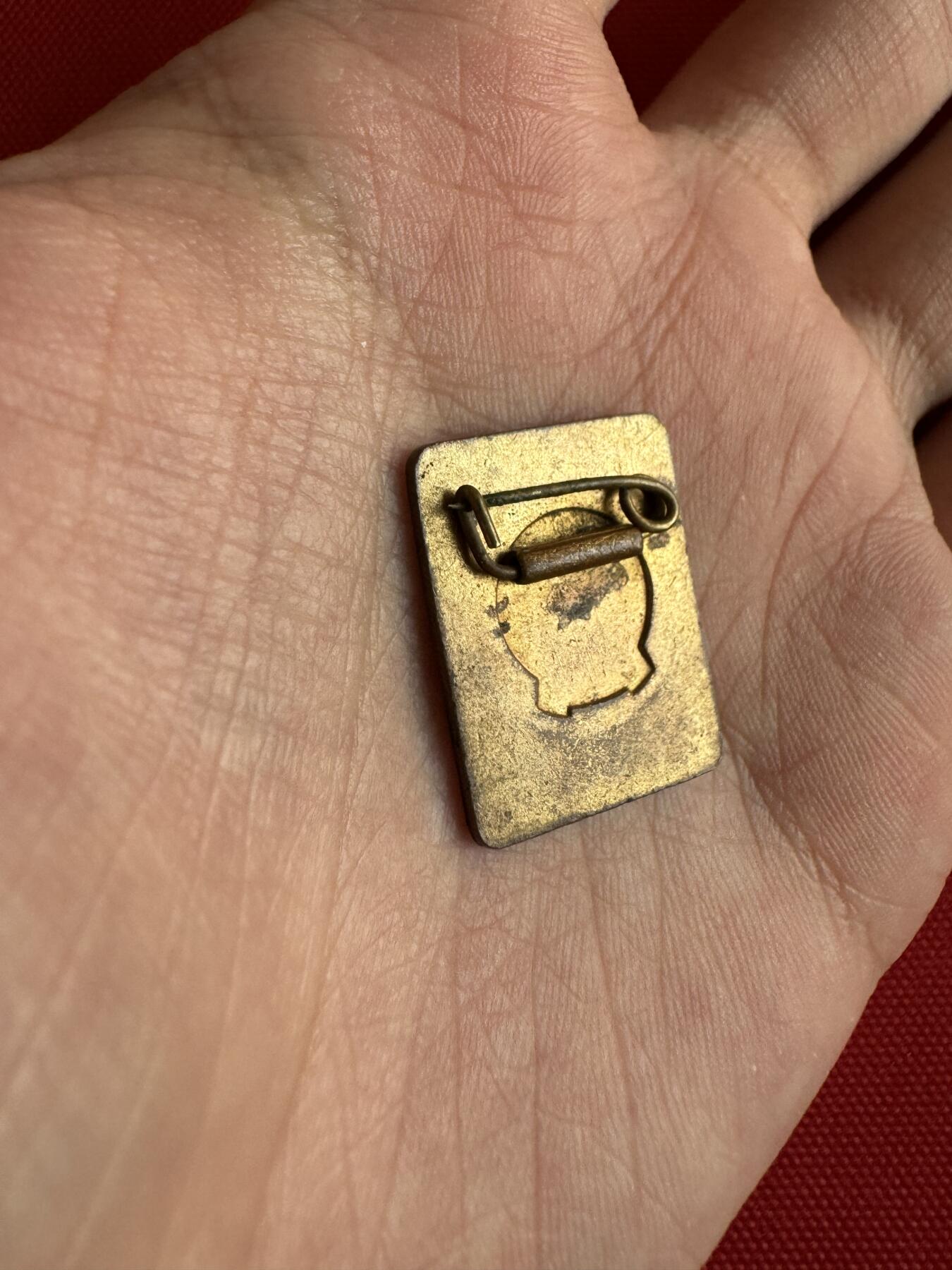 五哥徽章群   14号周日晚上八点4群联拍 铜章