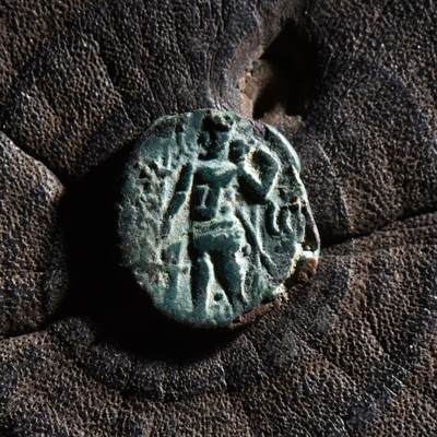 【良泉】【元旦直播场】1月1日晚19.30点开拍！208组西方古代钱币、日本朝鲜花钱 - 【藏家出品C】公元260-290年，萨珊帝国治下的贵霜沙，卑路斯一世打制铜币，1.58克