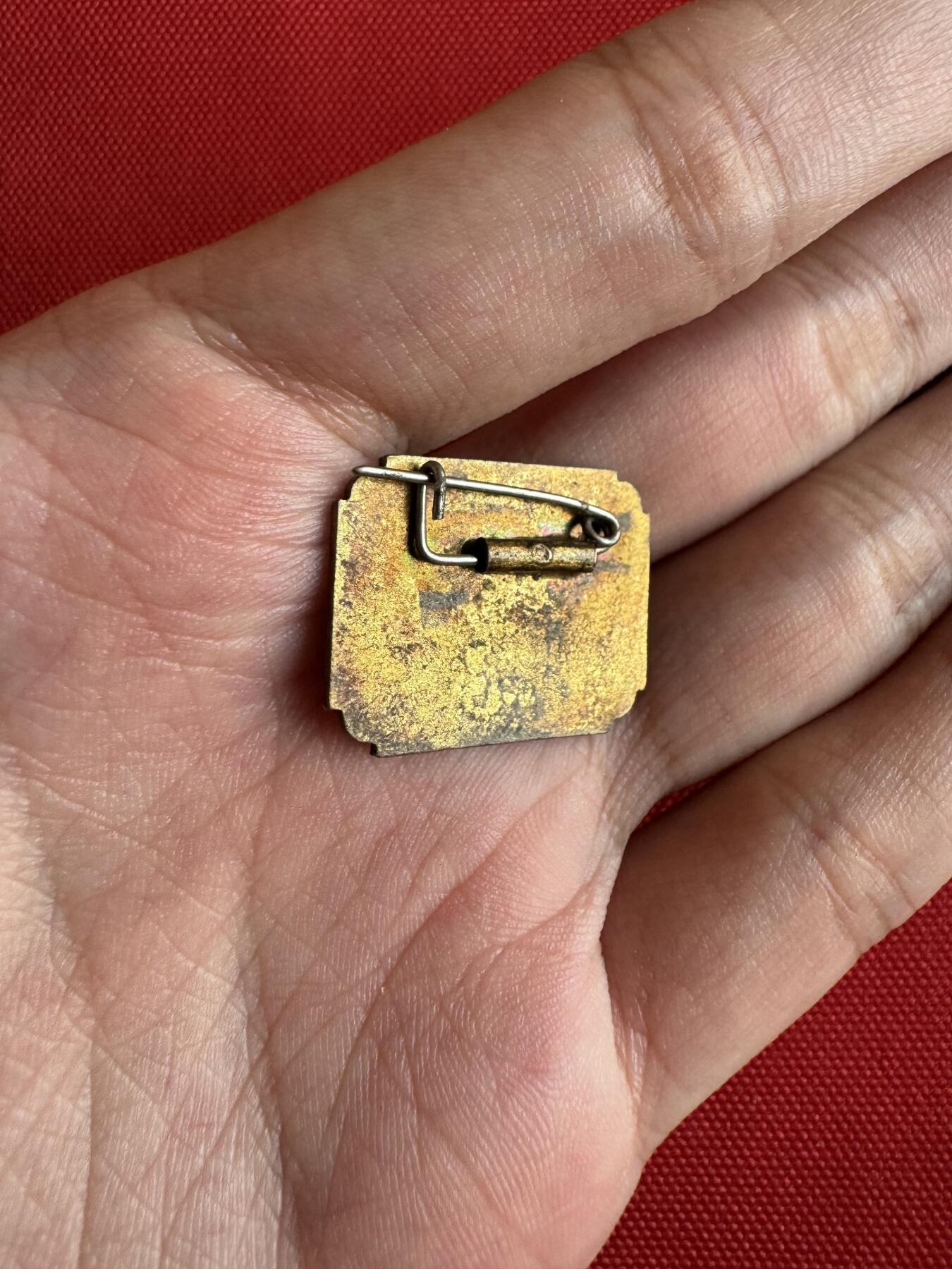 五哥徽章群   14号周日晚上八点4群联拍 铜章