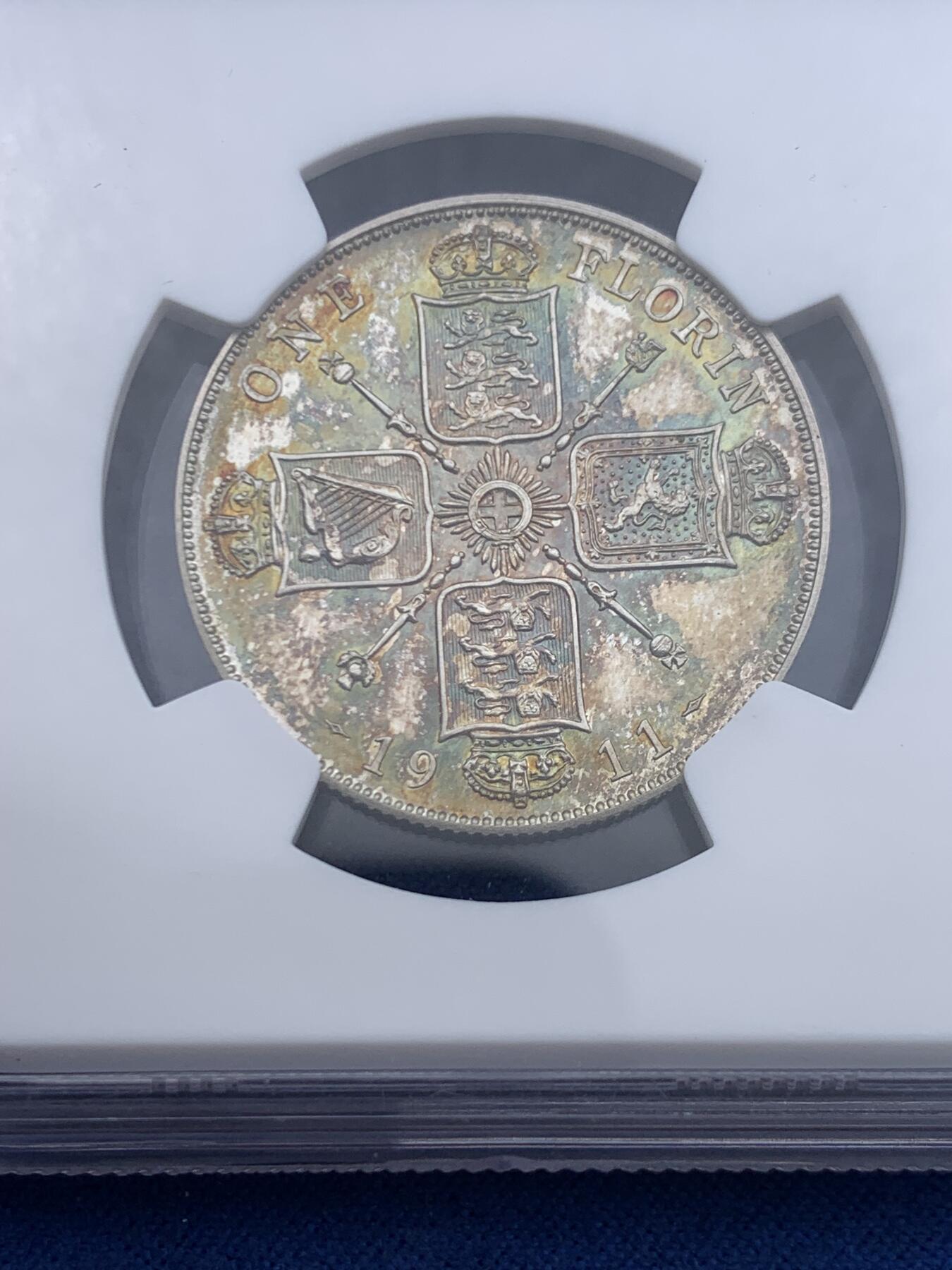 《竞宝斋》第447场 周日，周一，2场连拍 （全场包邮） NGC PF67 英国 1911年 乔治五世精制1弗洛林银币 英系经典品种，镜面效果好，尤其背面，黄绿包浆，少见彩系，非常漂亮