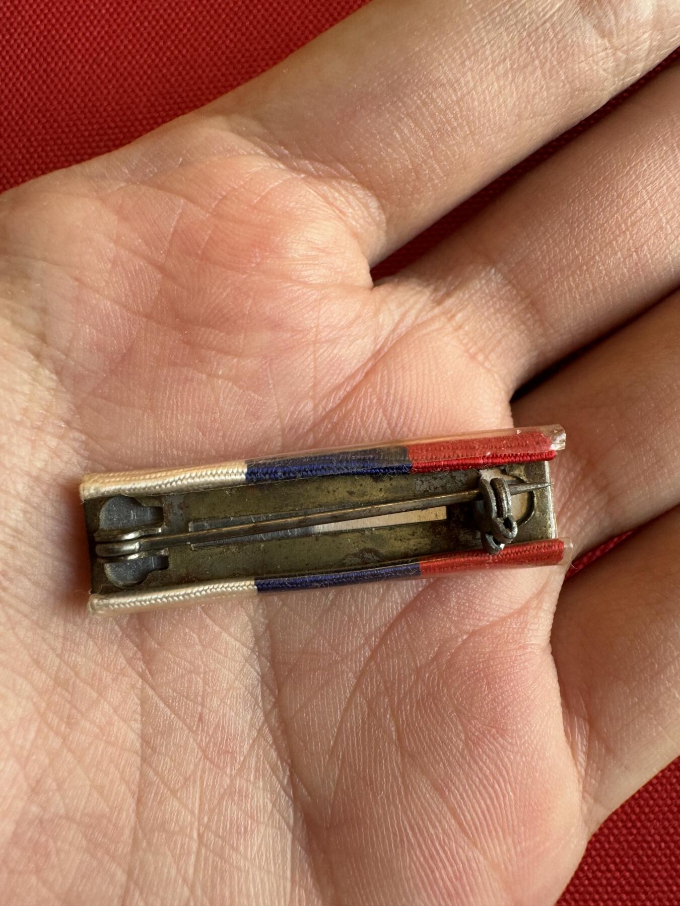 五哥徽章群   14号周日晚上八点4群联拍 略章