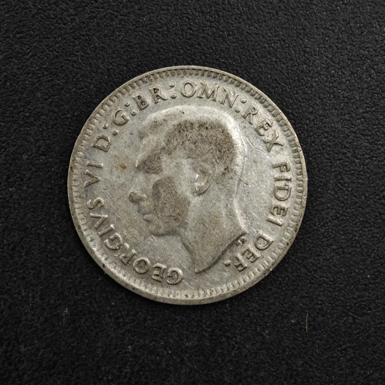 【淘币小摊】实时拍第八百二十七拍   散币场   满百包邮可预留二周 每周一统一发货   澳大利亚1950年乔治六世3便士银币