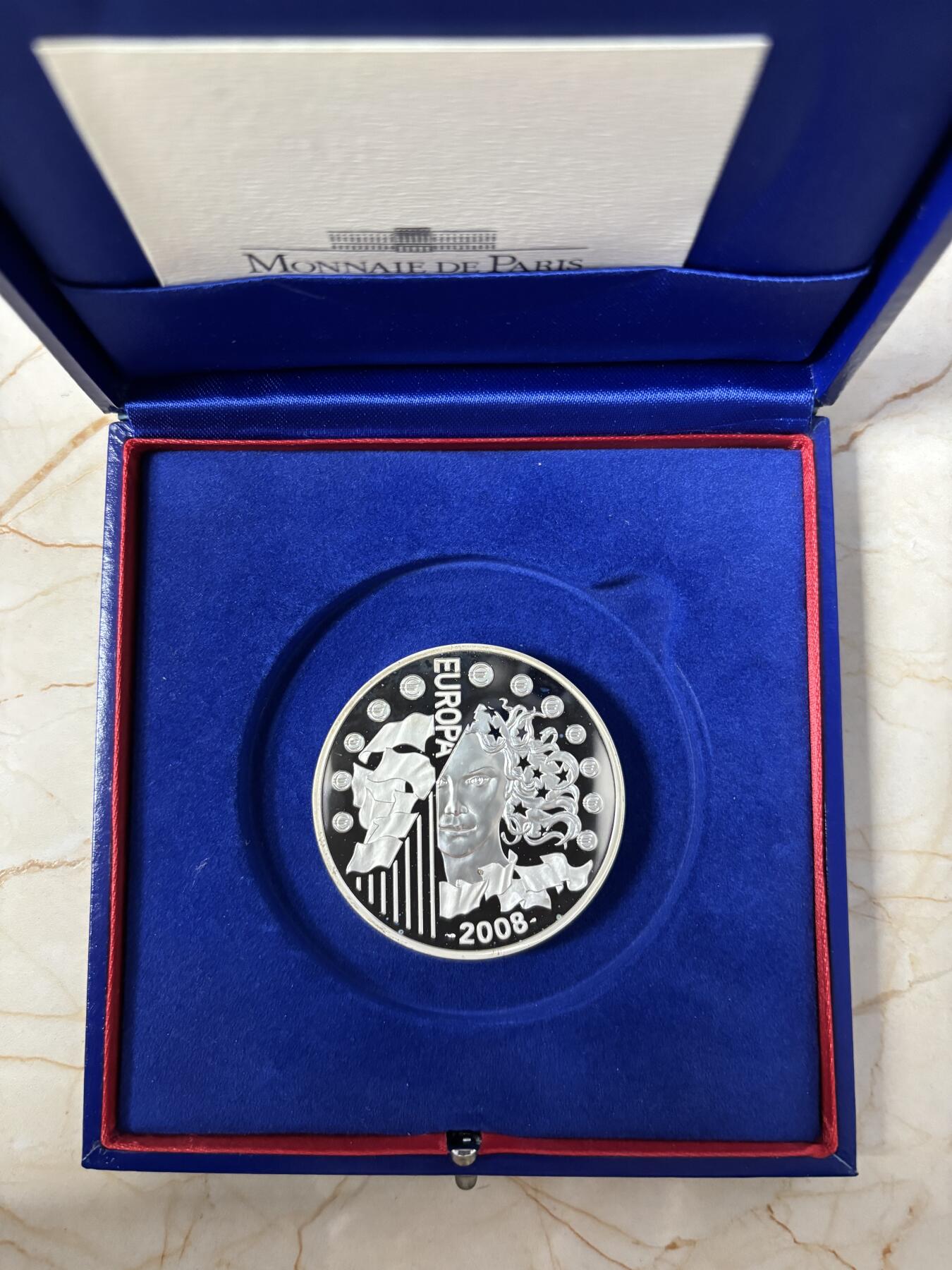 第186期拍卖 法国2008年欧盟轮值主席国5盎司加厚精制纪念银币，950银，发行500枚，没有塑料盒，有瑕疵