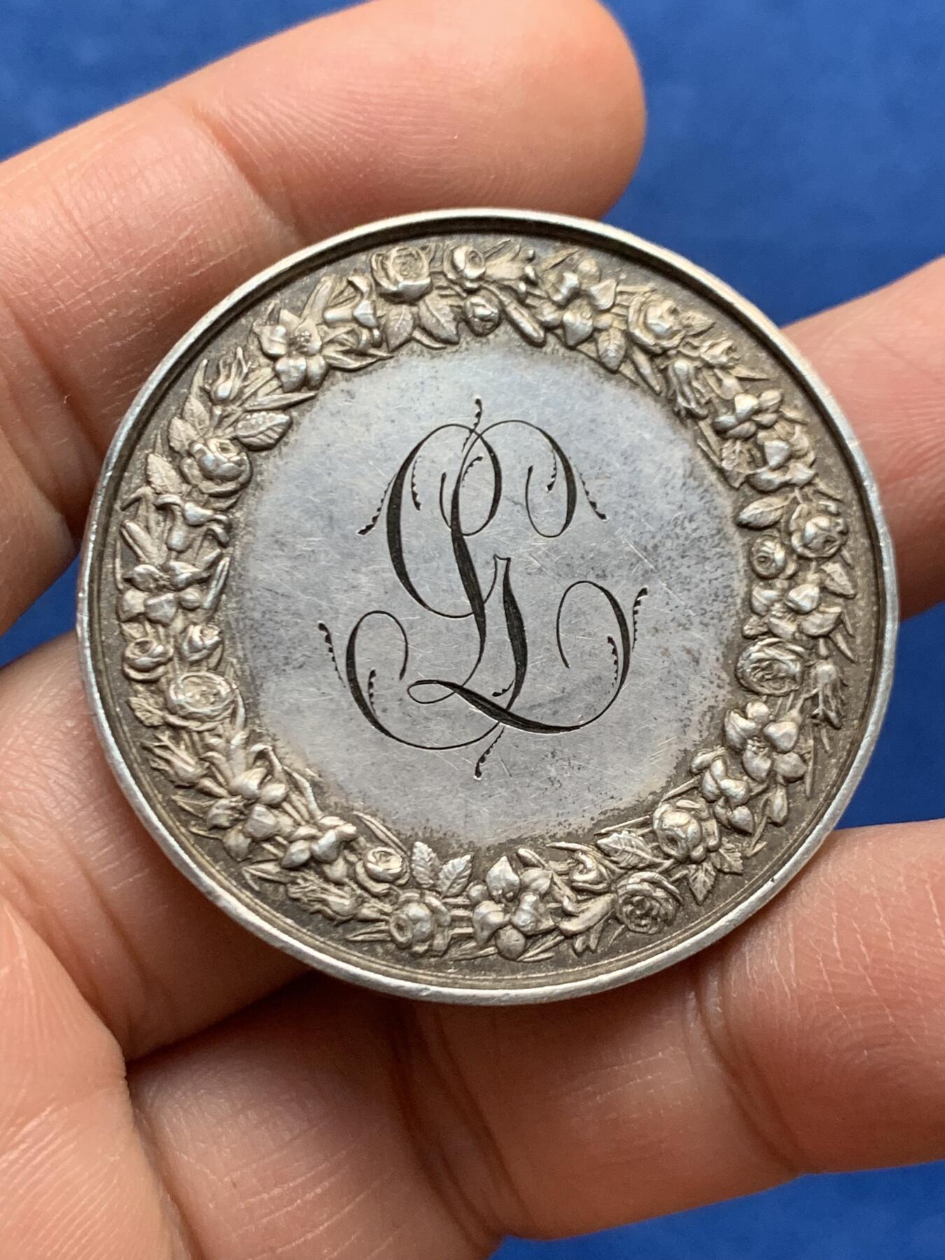 《竞宝斋》第447场 周日，周一，2场连拍 （全场包邮） 法国1833年婚礼银章 神灯边铭 32.2克 41.1mm 不多见的品种