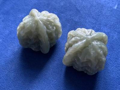 《竞宝斋》第447场 周日，周一，2场连拍 （全场包邮） - 玉质核桃一对，适合把玩，总重约193克，大尺寸，直径约38mm。