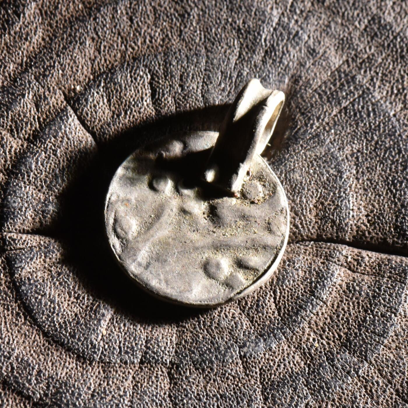 【良泉】【元旦直播场】1月1日晚19.30点开拍！208组西方古代钱币、日本朝鲜花钱 【中亚】布哈拉小吊坠，2.57克