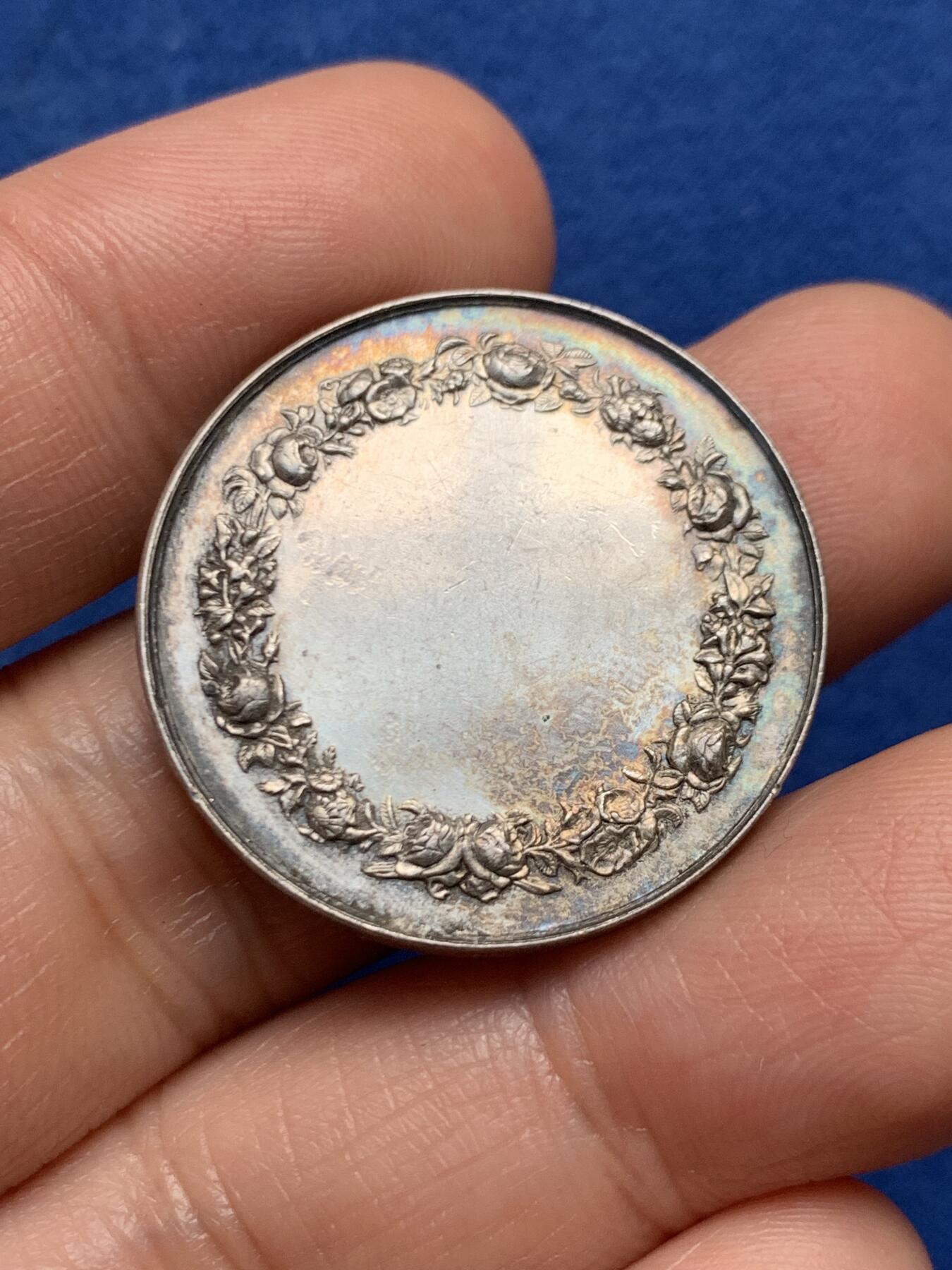 《竞宝斋》第447场 周日，周一，2场连拍 （全场包邮） 法国婚礼纪念银章 12.4克 29mm 丰饶角银标 背面无刻字