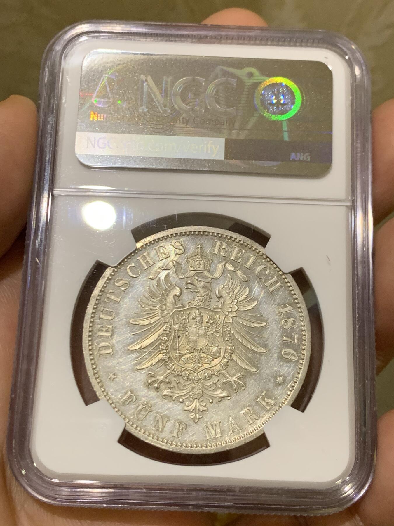 《竞宝斋》第447场 周日，周一，2场连拍 （全场包邮） NGC MS62  德国 1876年B版 普鲁士威廉一世短翅5马克  PL底板 加上淡金的包浆 更为难得