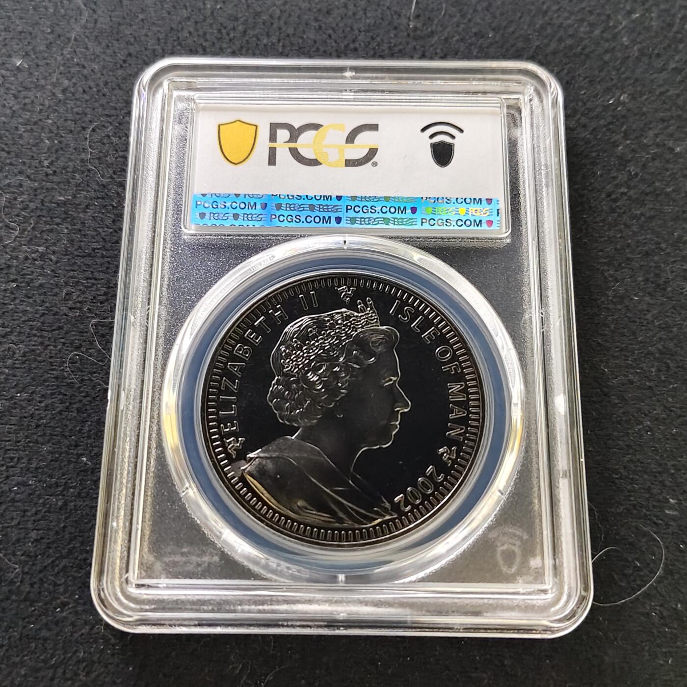 【全场包邮】纯粹捡漏拍487场（免费代拍第24场） 【收藏级】马恩岛2002年1克朗女王母亲伊丽莎白皇太后重要时刻系列梅伊城堡克朗型纪念币-PCGS MS67（更高分仅2枚）