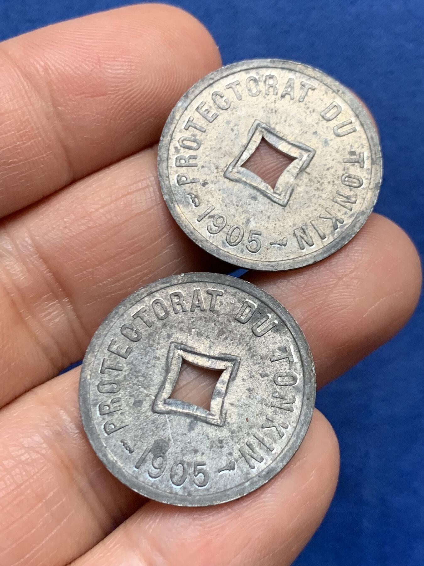 《竞宝斋》第447场 周日，周一，2场连拍 （全场包邮） 两枚一组 法属安南1905年六百分之一锌币 世界上面值最小的硬币