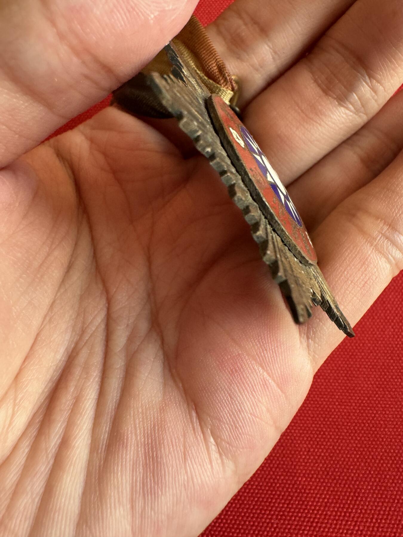 五哥徽章群   14号周日晚上八点4群联拍 铜章