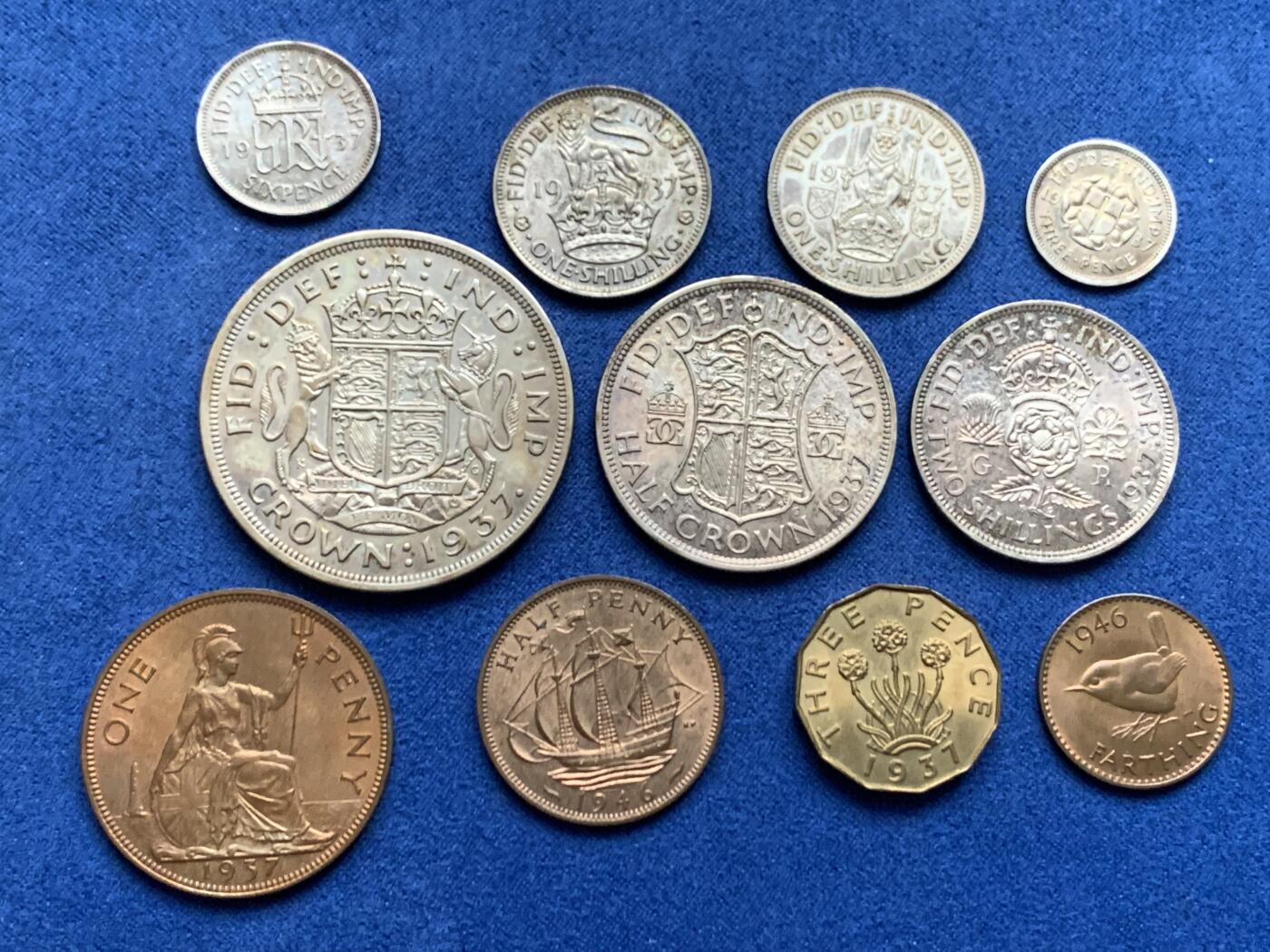 《竞宝斋》第447场 周日，周一，2场连拍 （全场包邮） 1937年乔治六世登基首发套币11枚装 7银4铜 细节见图