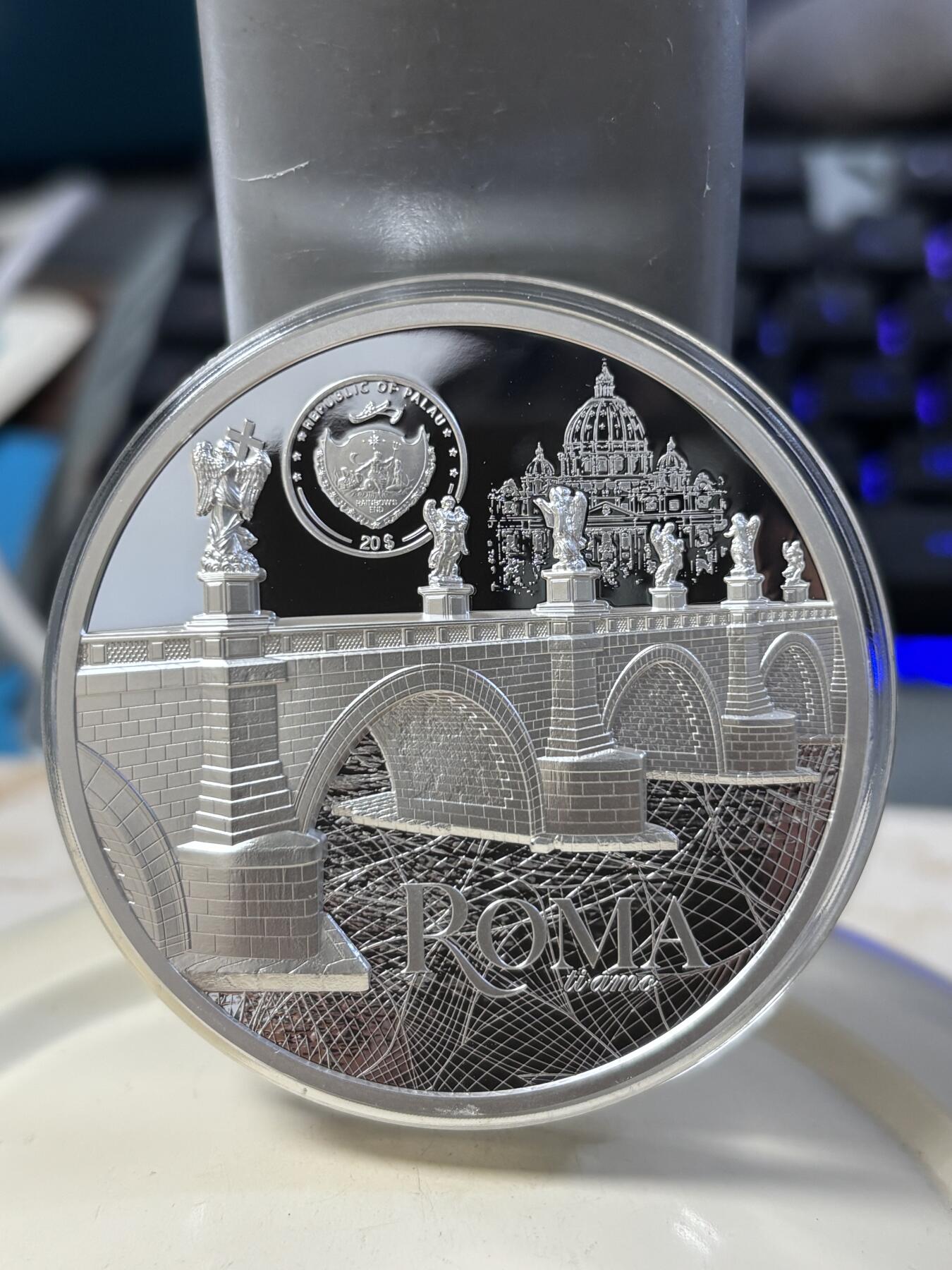 第186期拍卖 帕劳2022年蒂凡尼系列罗马街景3盎司镶嵌玻璃纪念银币，3盎司，999银，发行999枚，