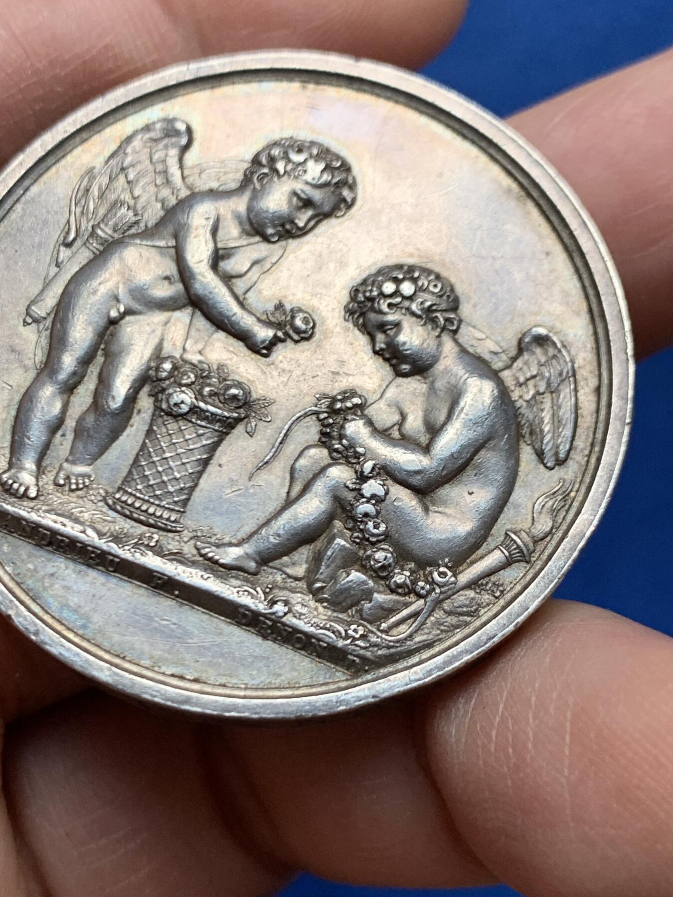 《竞宝斋》第447场 周日，周一，2场连拍 （全场包邮） 法国拿破仑一世时期 名家Brenet作 法国双天使婚礼银章 原铸 33克 40.2mm 周圈刻字 背面花体字漂亮