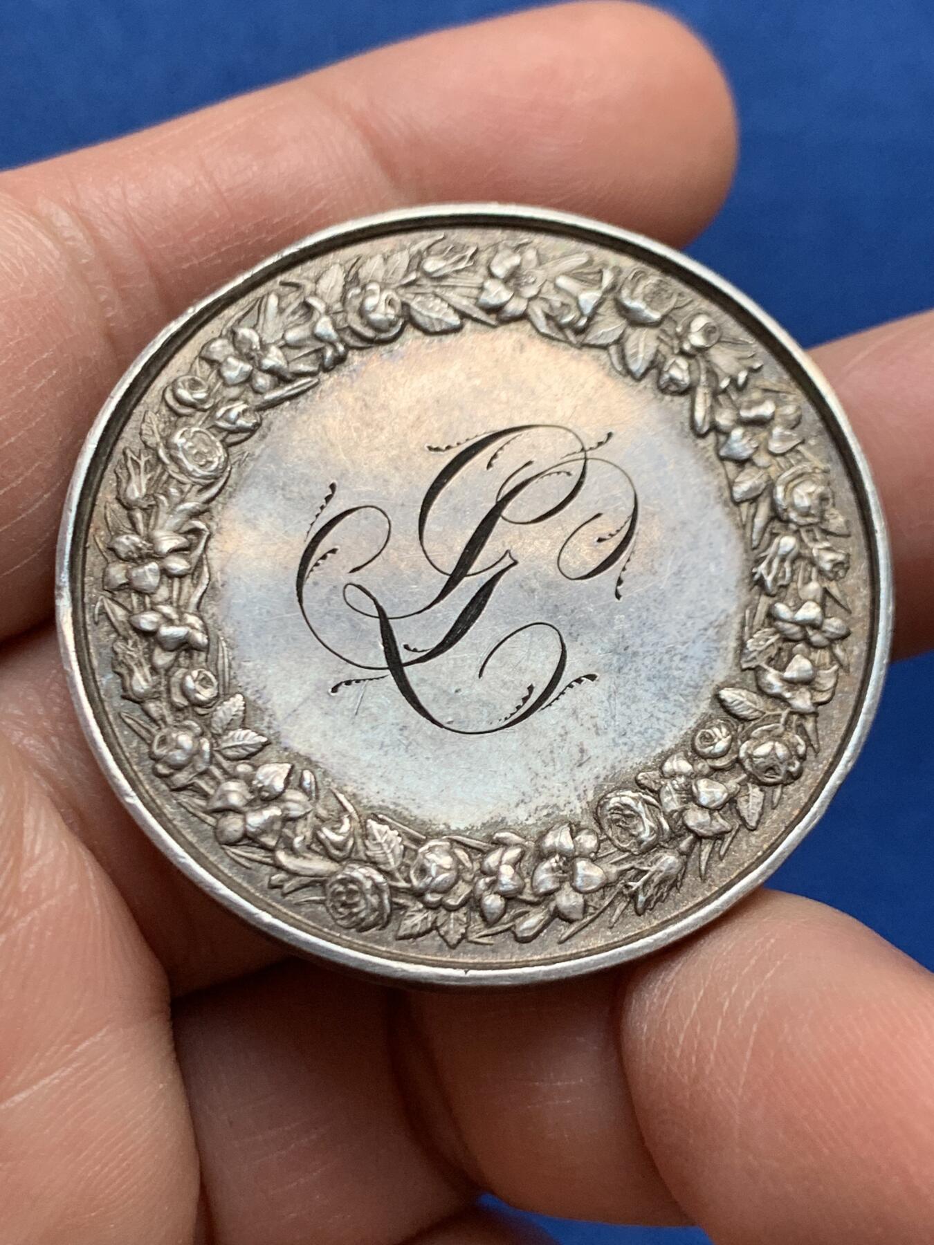 《竞宝斋》第447场 周日，周一，2场连拍 （全场包邮） 法国1833年婚礼银章 神灯边铭 32.2克 41.1mm 不多见的品种