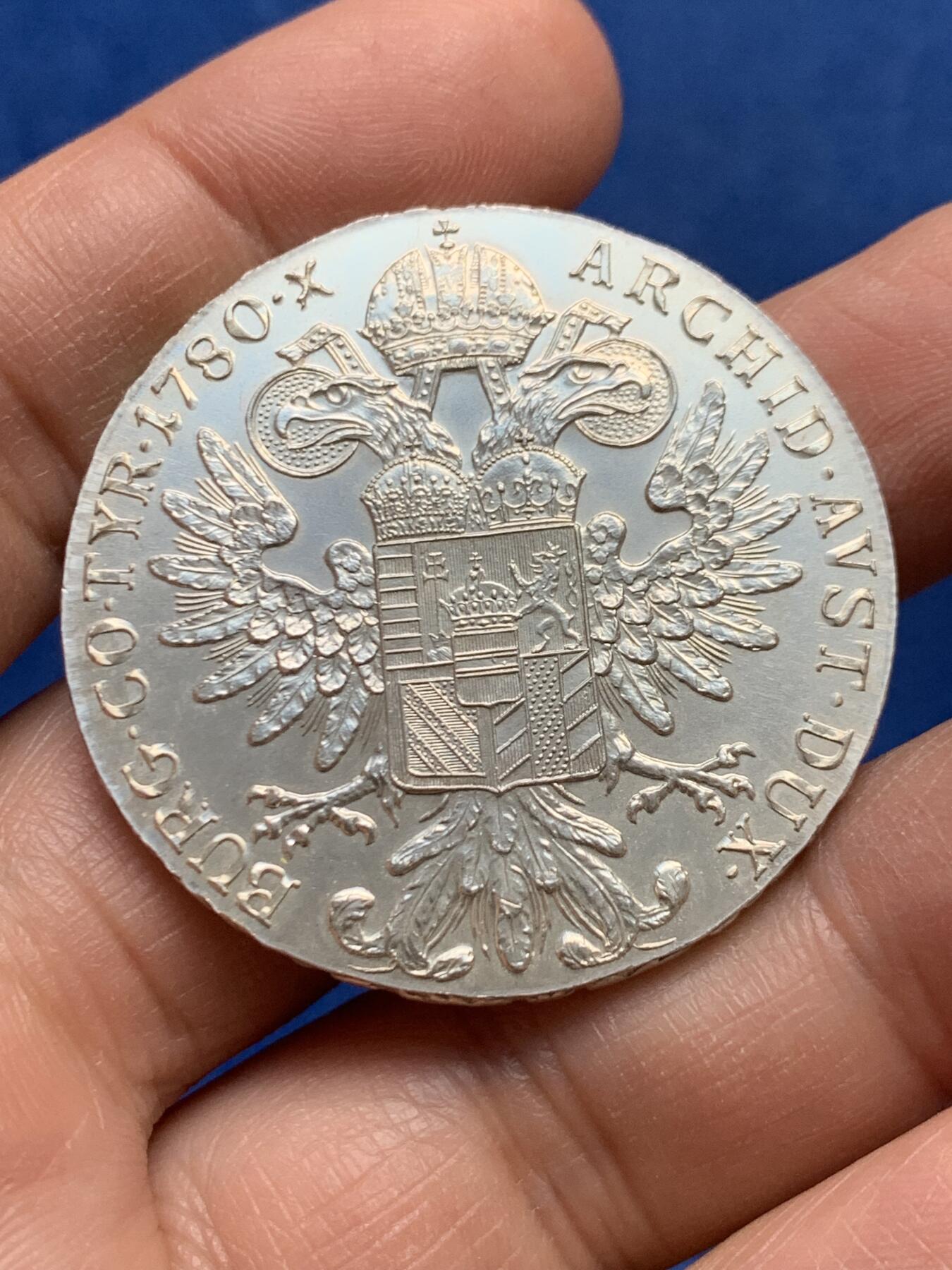 《竞宝斋》第447场 周日，周一，2场连拍 （全场包邮） 1780年奥匈帝国特蕾西亚大奶妈1泰勒银币 后铸版（28.3克 41mm 833银）