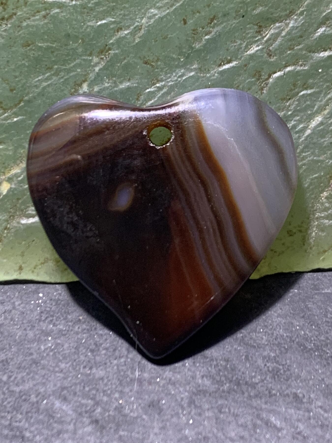 高玉化巴西玛瑙爱心形通货吊坠！