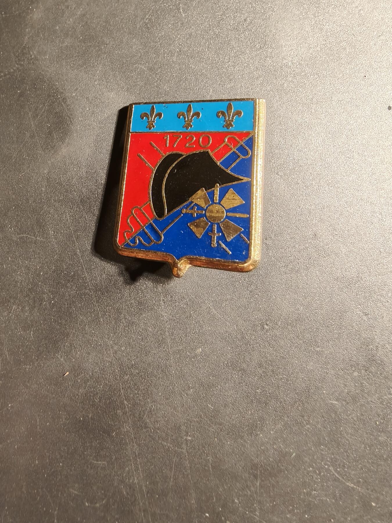 老王徽章第169期 法国第4炮兵团证章