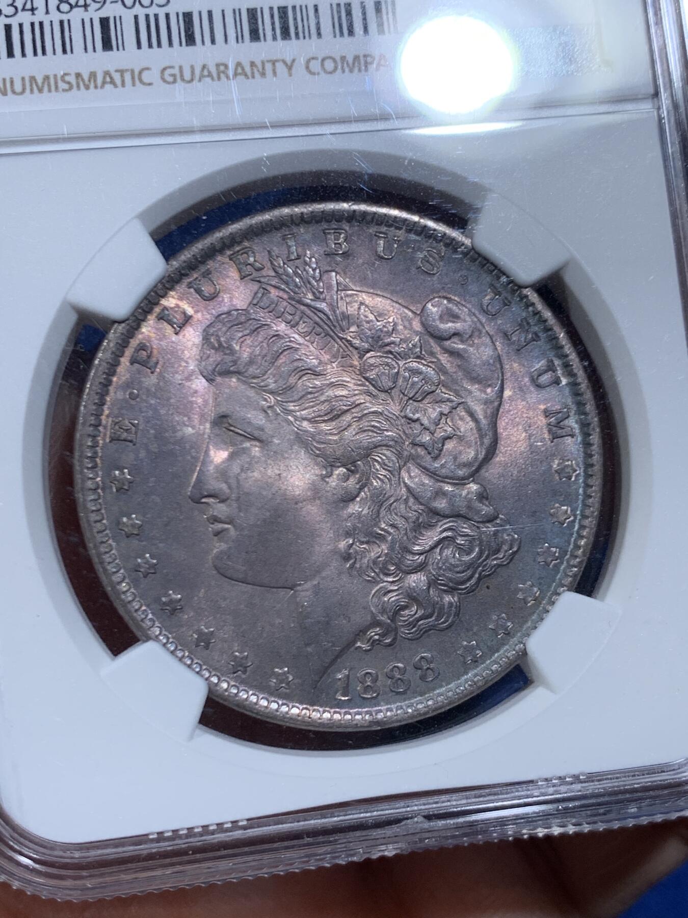 《竞宝斋》第447场 周日，周一，2场连拍 （全场包邮） NGC MS64 美国1888年摩根一美元银币 正面全紫光，背面原光