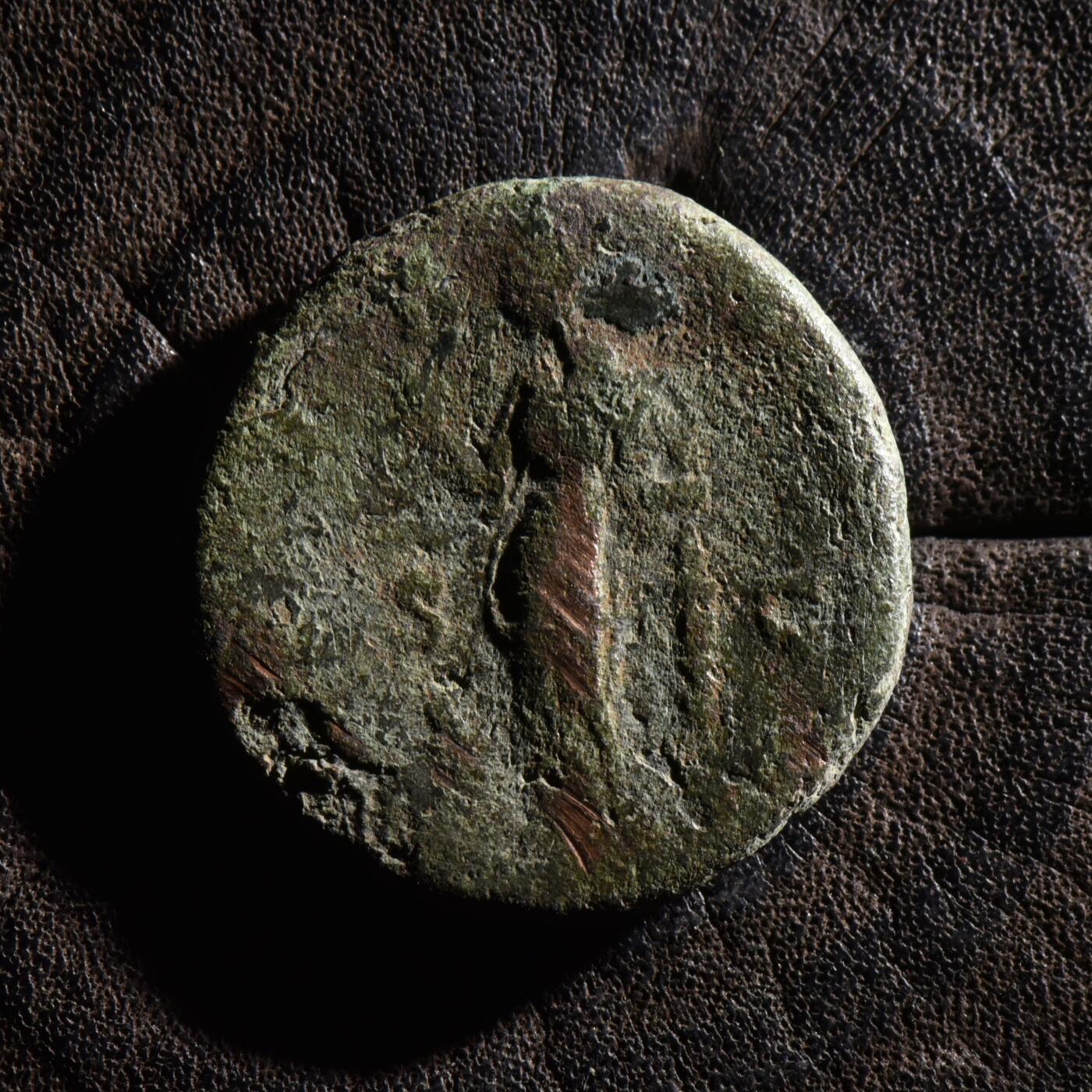 【良泉】【元旦直播场】1月1日晚19.30点开拍！208组西方古代钱币、日本朝鲜花钱 公元141年【古罗马】安东尼·庇护之妻-大福斯蒂娜，追思版，阿斯铜币，9.83克