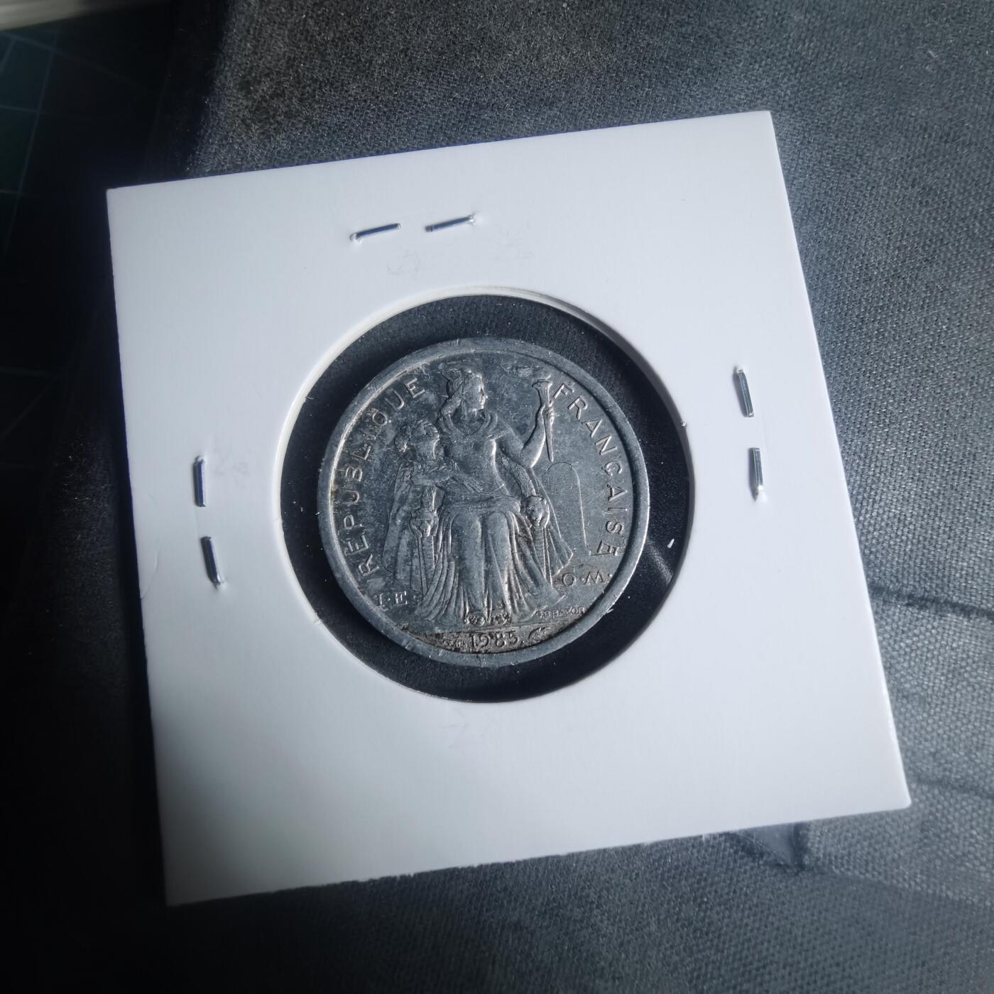 沼泽如烟--第931场 法属新喀里多尼亚1985年1法郎