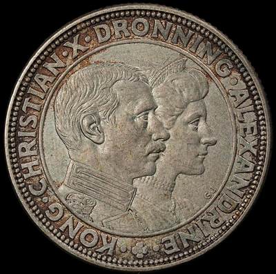 修遠堂世界钱币第九十七期 - 1923 年丹麦-克里斯蒂安十世与亚历山德拉王后银婚纪念 2 克朗银币 15g，含银80%